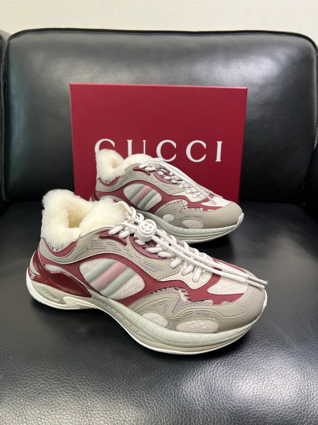 Men's shoes 💰980 Gucci high quality top crafts Gucci counter new original configuration, imported Italian cowhide fabric, imported wool lining cowhide pad, breathable and comfortable, sole: original factory special supply original sole super comfortable, original factory and single goods, welcome to compare, code number 39-44 (customized 38 45)